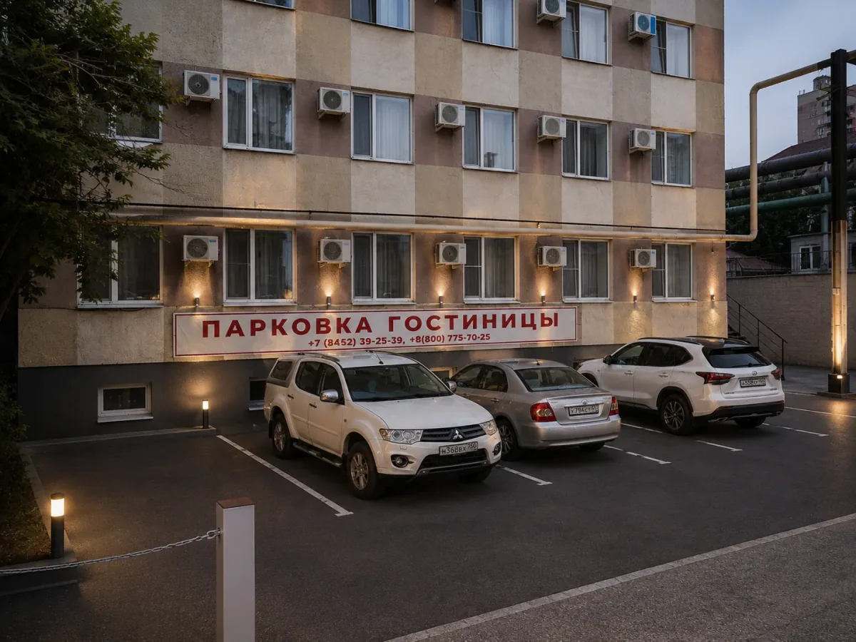 Собственная охраняемая парковка отеля Zagreb, вид с другой стороны